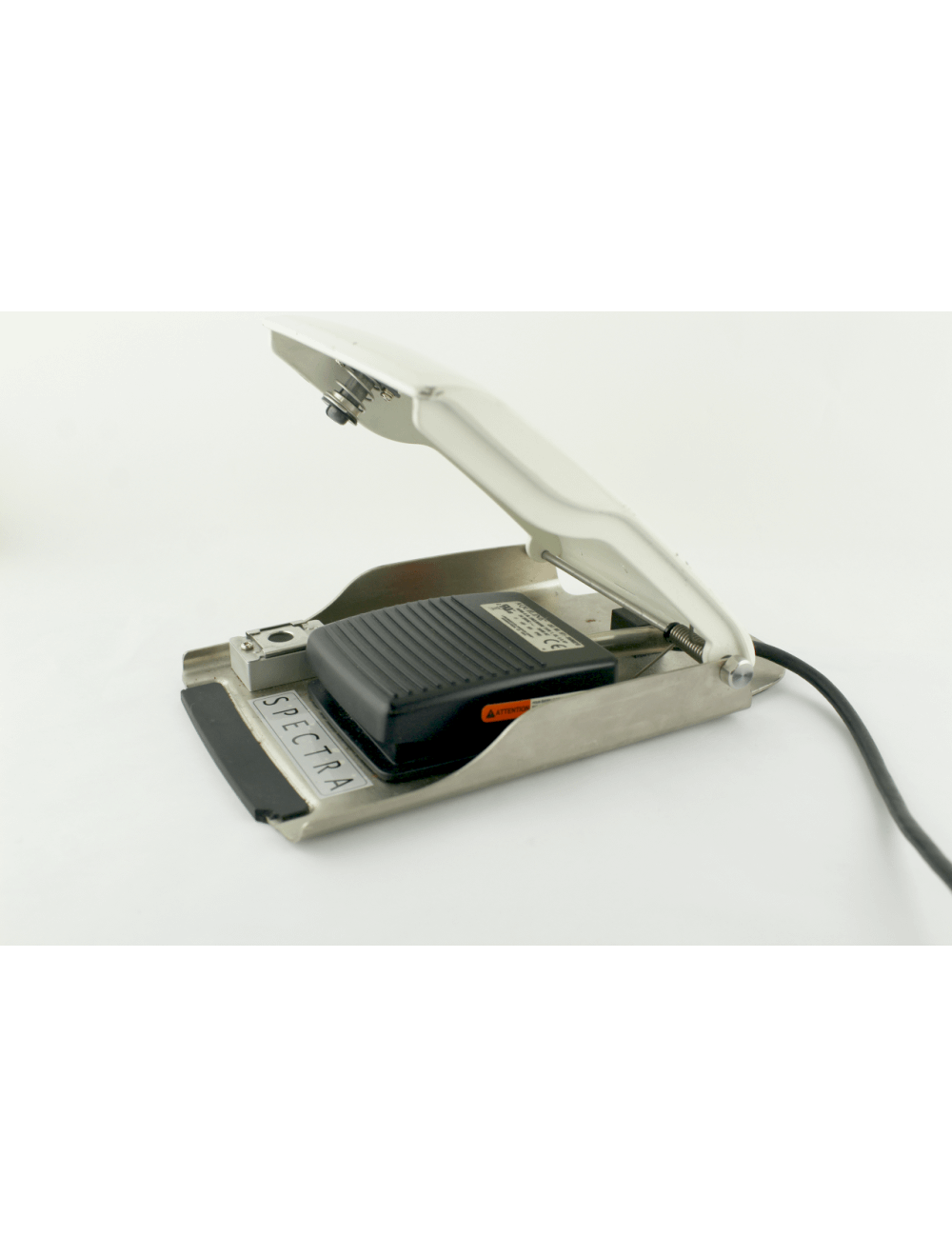 2011 Lutronic Spectra Dual Pulsed Nd YAG Laser Class IV Lutronic
